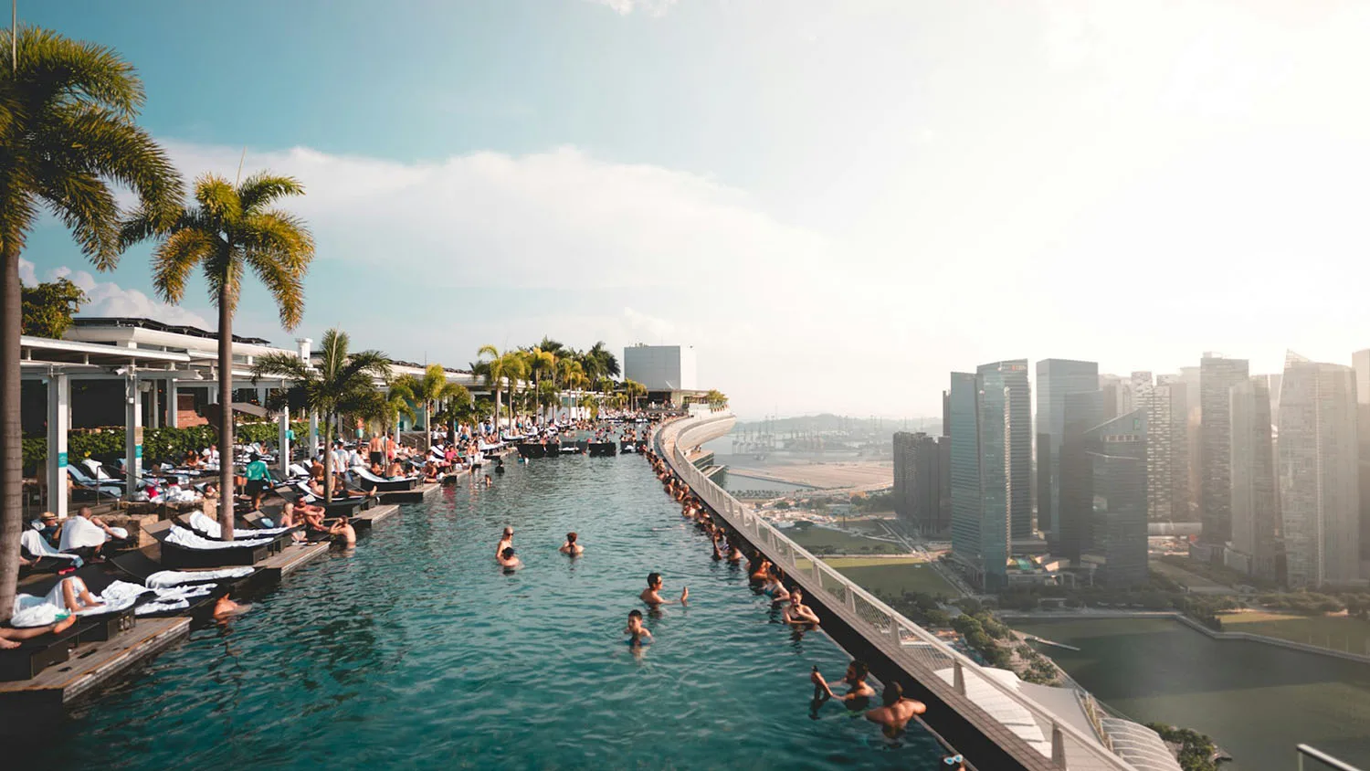 Singapore – uitzicht vanaf het dak van het Marina Bay Sands hotel